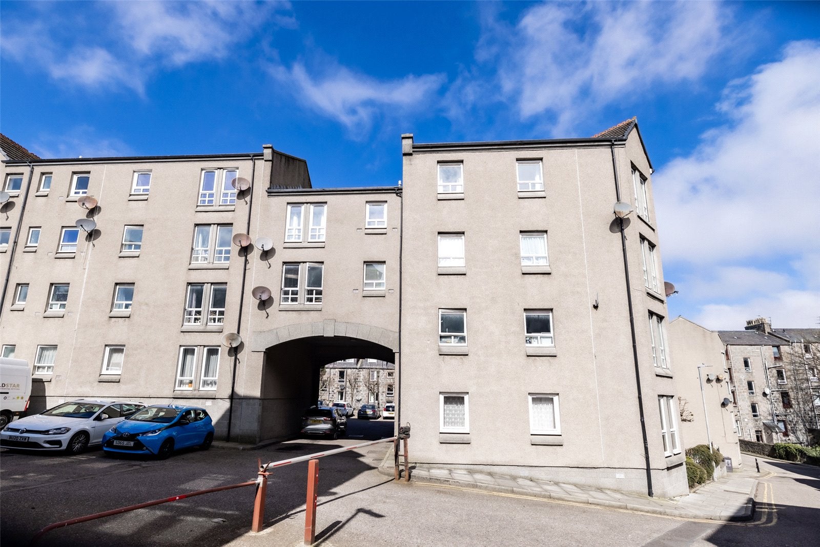 Flat Willowbank Road in Aberdeen City