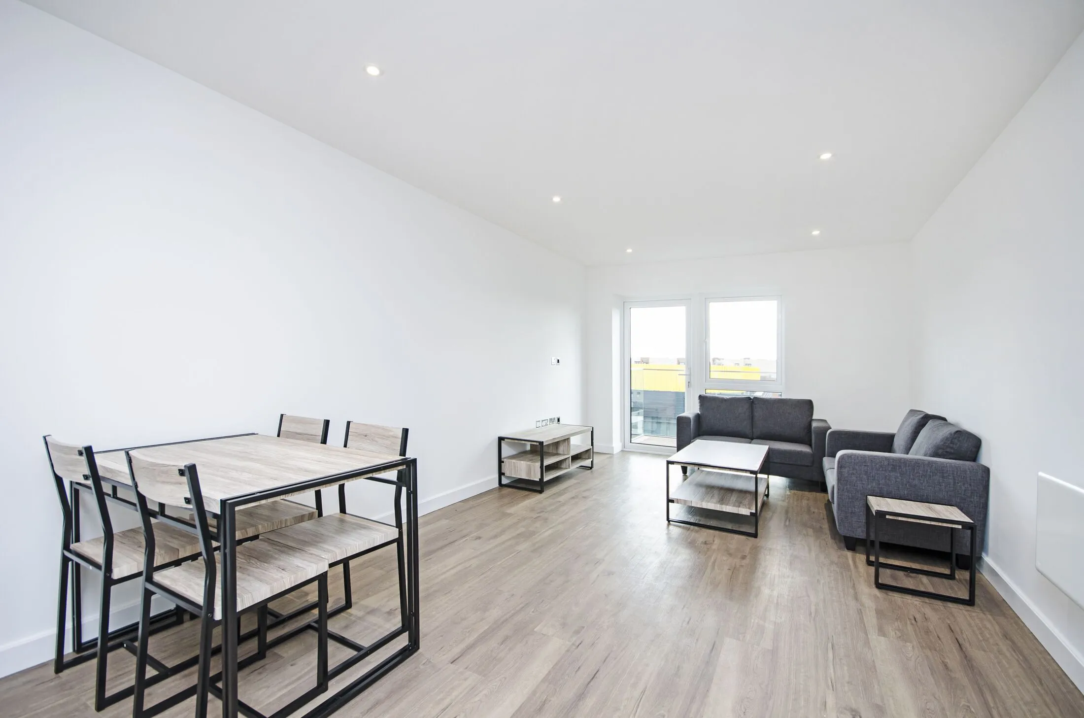 Flat Bristol Avenue in Greater London