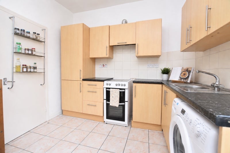 Room Zetland Road in Bristol
