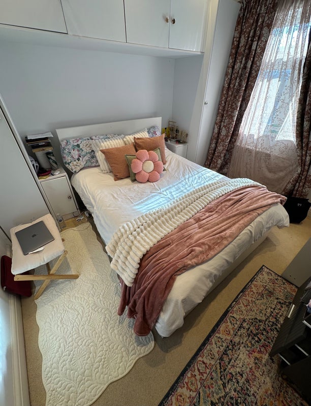 Room Southfield Road in Greater London