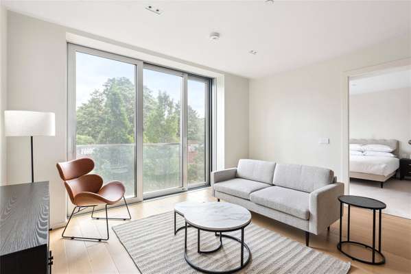 Flat Lillie Square in Greater London