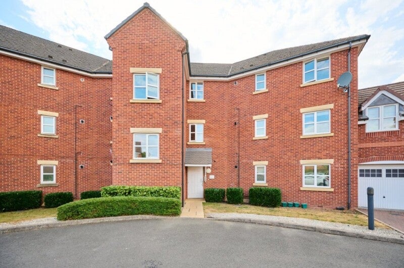 Flat Pepper Box Court in Rugby