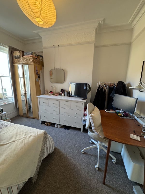 Room Trinity Road in Greater London