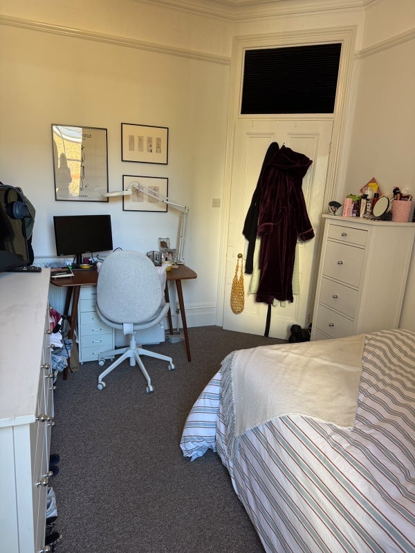 Room Trinity Road in Greater London