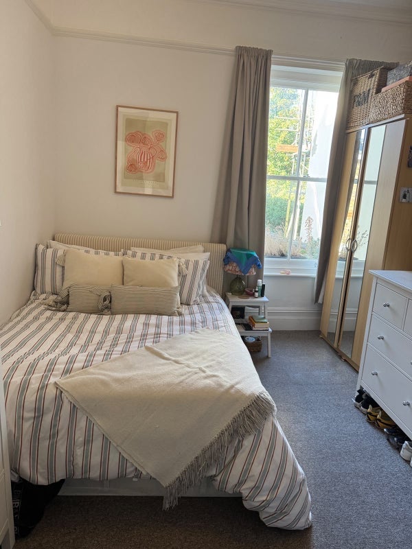 Room Trinity Road in Greater London