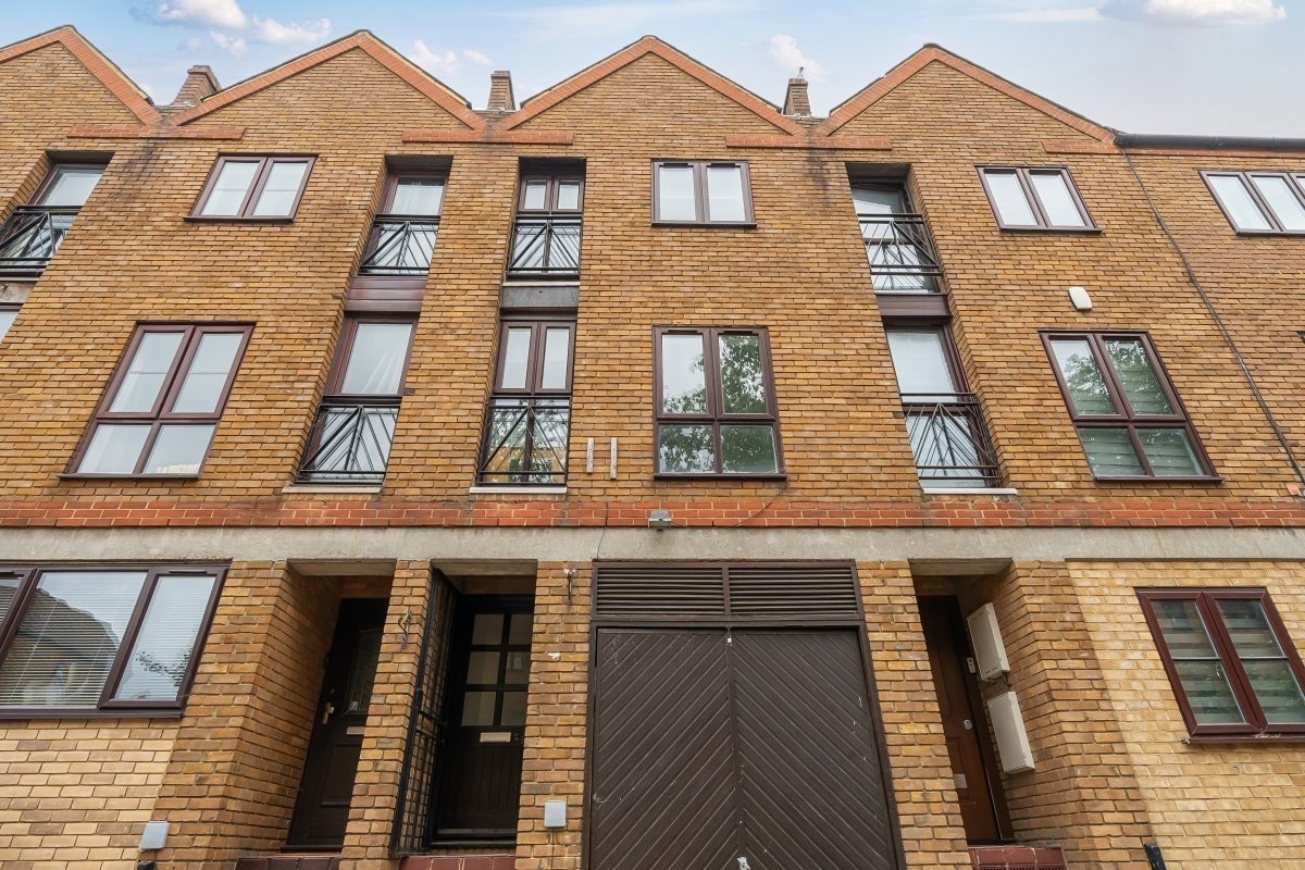 House Brunswick Quay in Greater London
