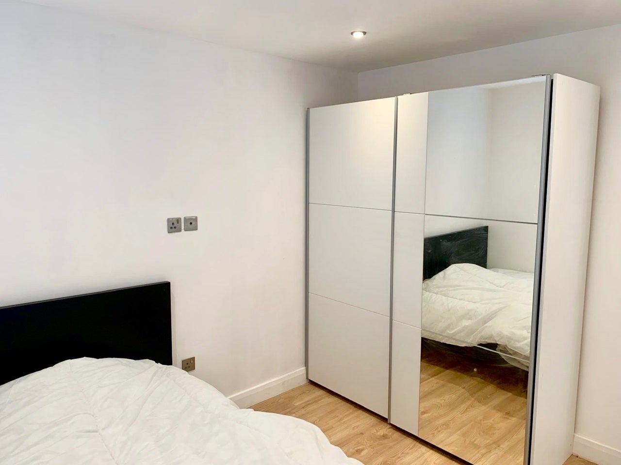 Room Burnside Crescent in Greater London