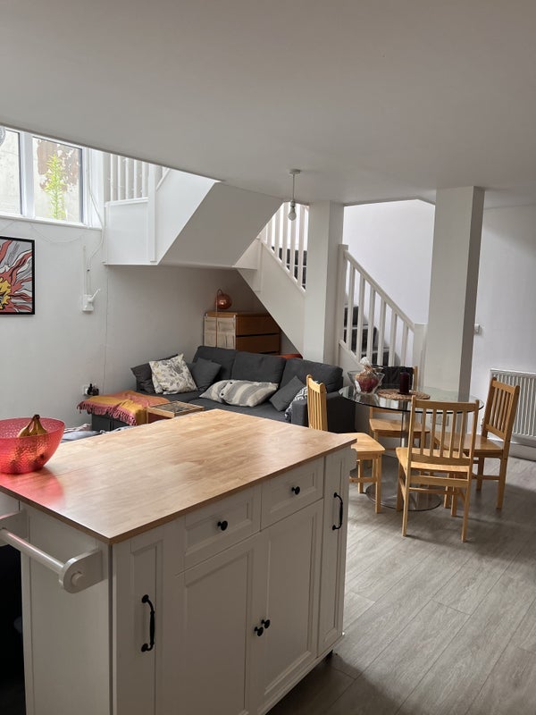 Room Wrights Road in Greater London