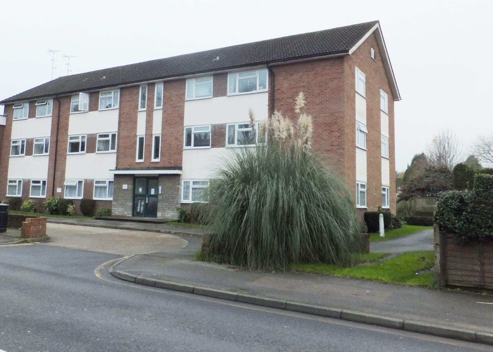 Flat River Lawn Road in Tonbridge and Malling