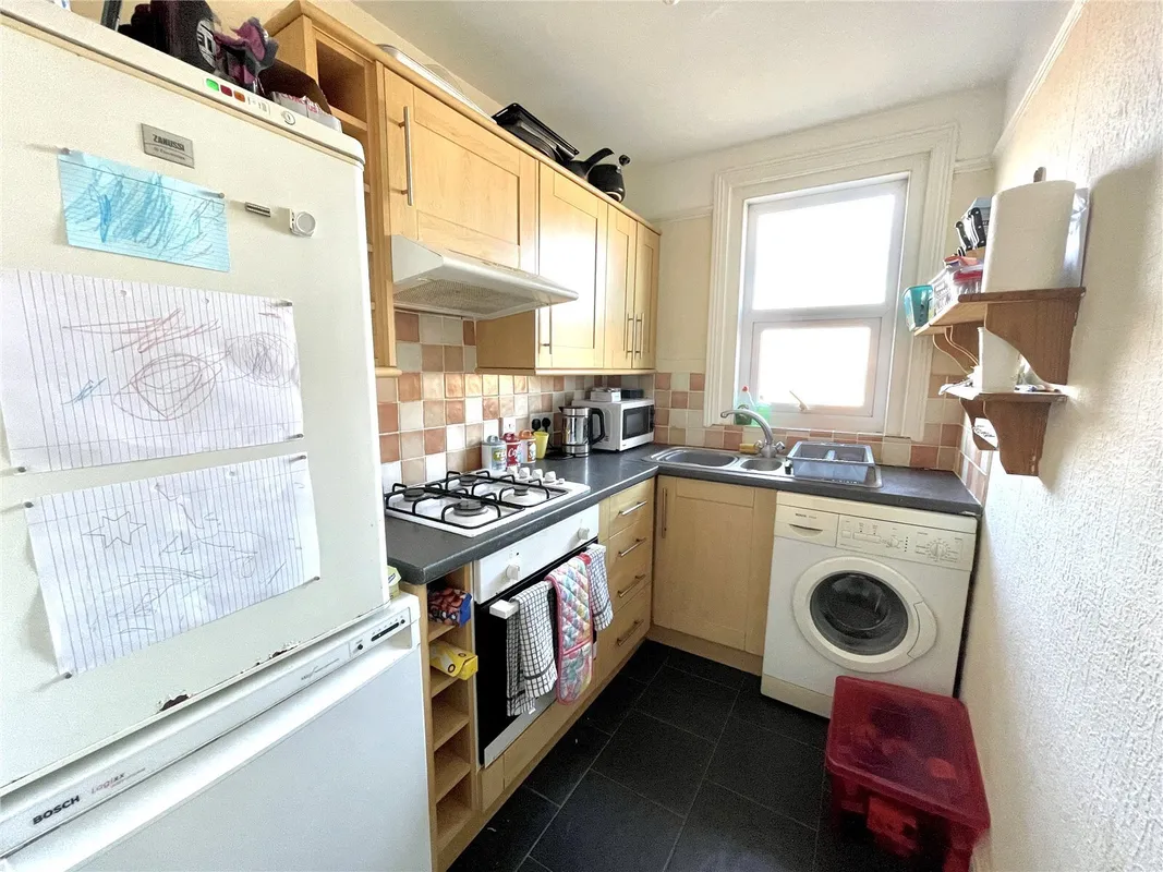 Flat Wallisdown Road in Bournemouth