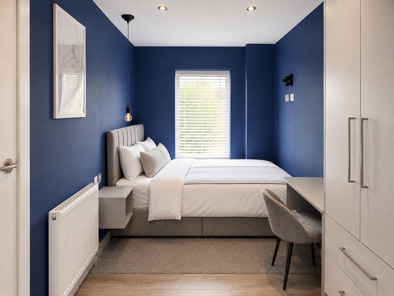 Room Belsize Avenue in Peterborough