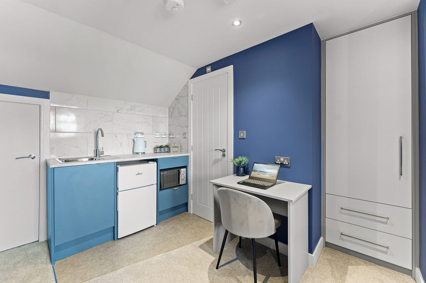 Room Belsize Avenue in Peterborough