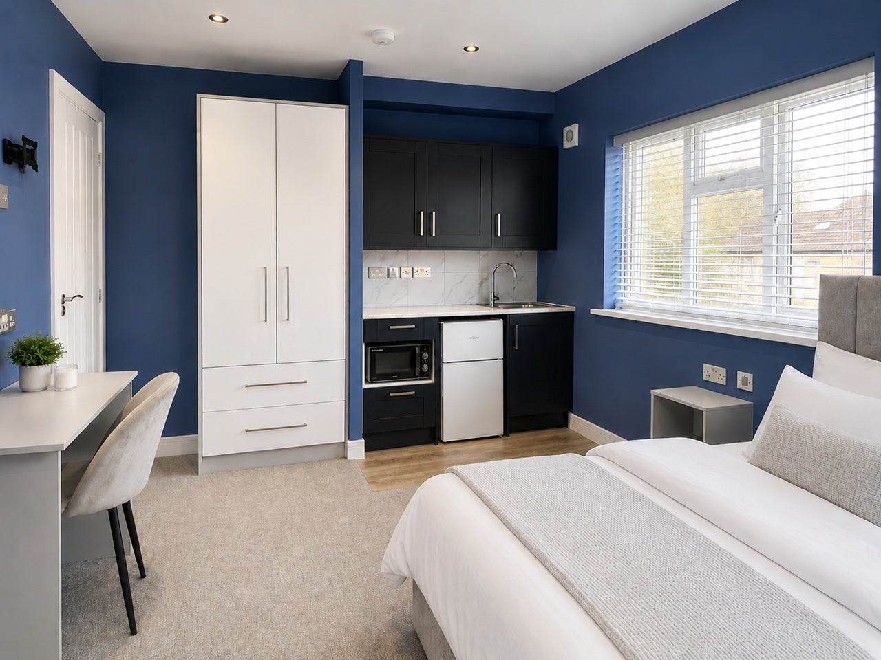 Room Belsize Avenue in Peterborough