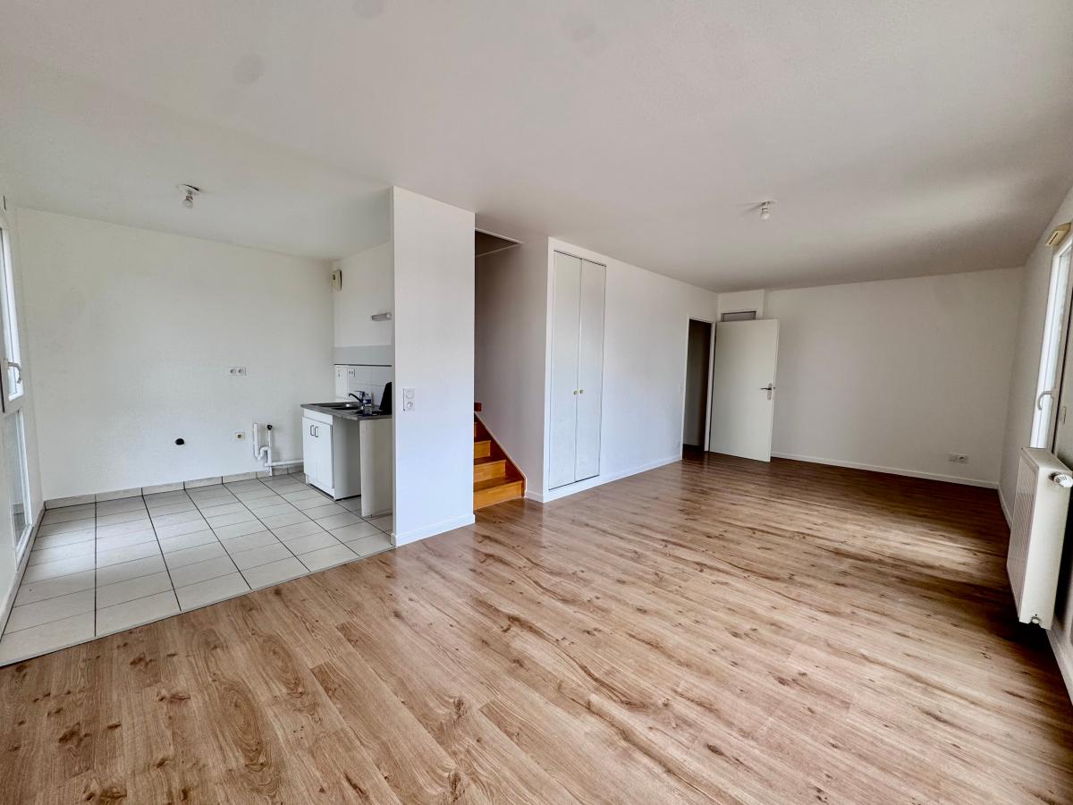 Flat Rue du Vieux Pont in Carrières-sous-Poissy