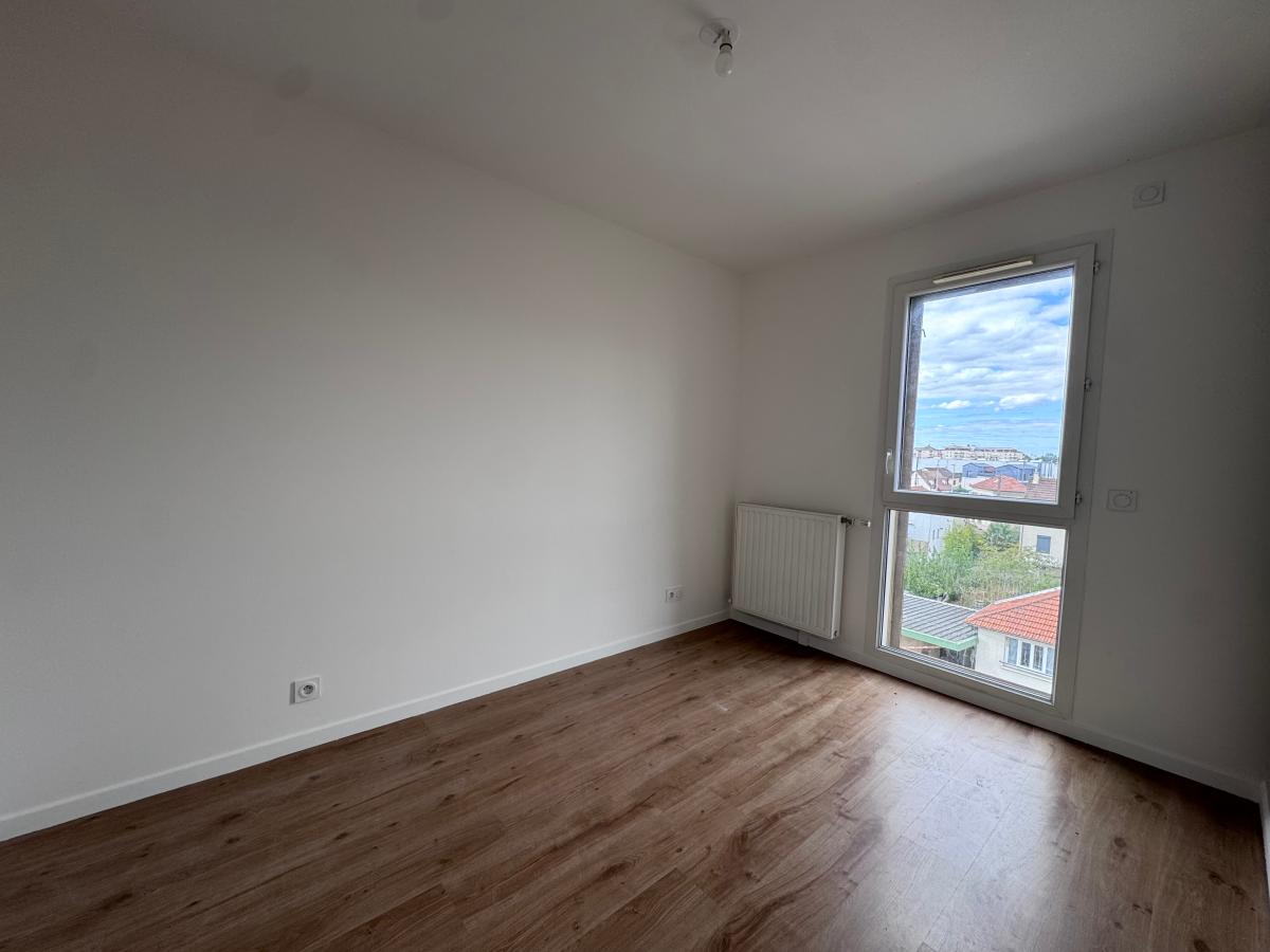 Flat Rue du Vieux Pont in Carrières-sous-Poissy