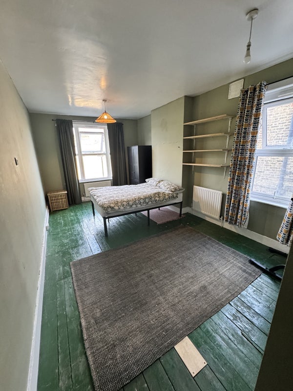 Room Mount Pleasant Road in Greater London