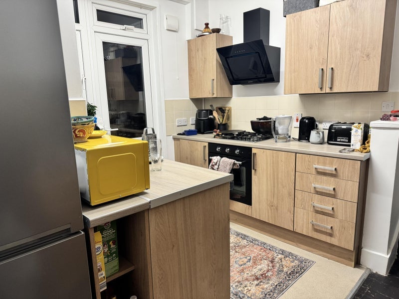 Room Mount Pleasant Road in Greater London