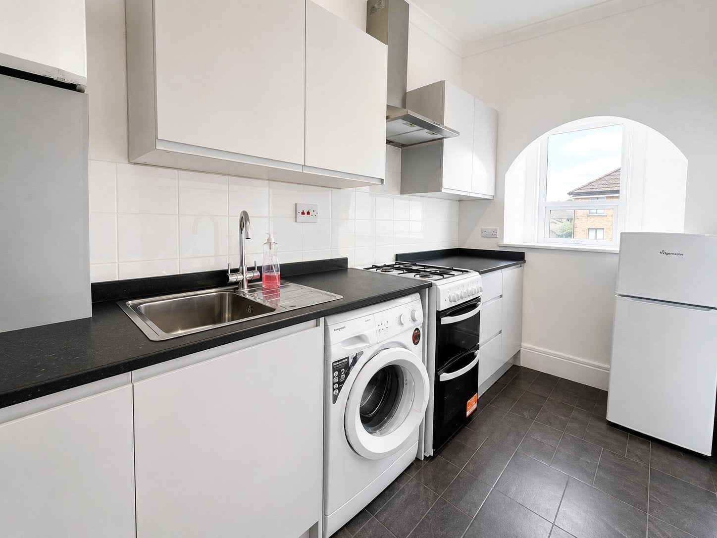 Flat Selhurst Road in Greater London