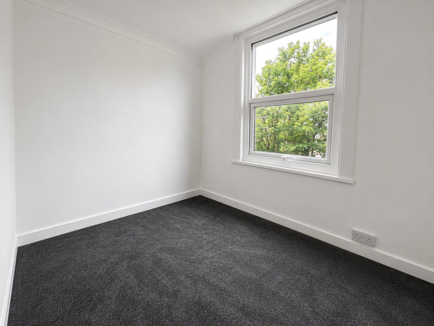 Flat Selhurst Road in Greater London