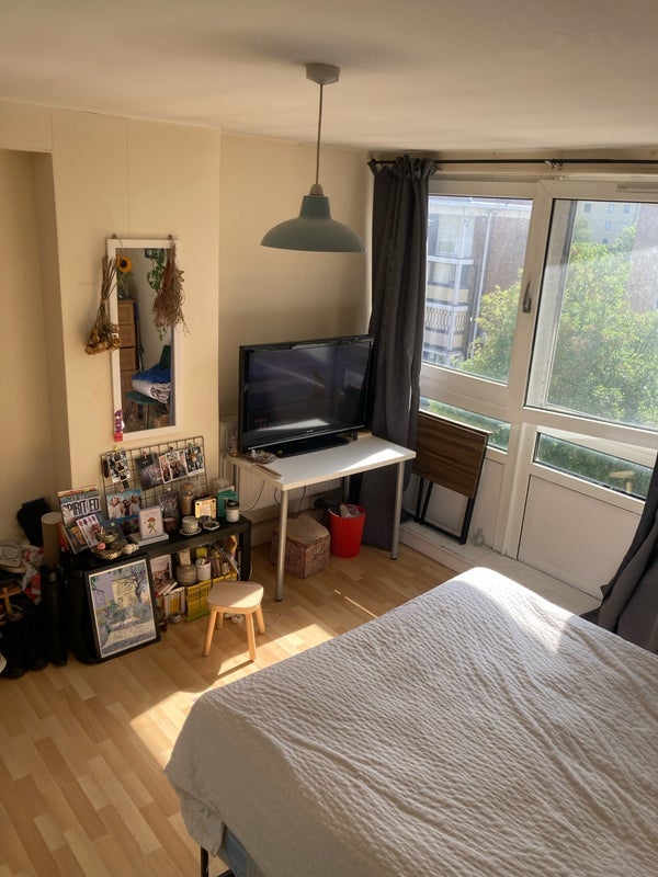 Room Burwell Walk in Greater London