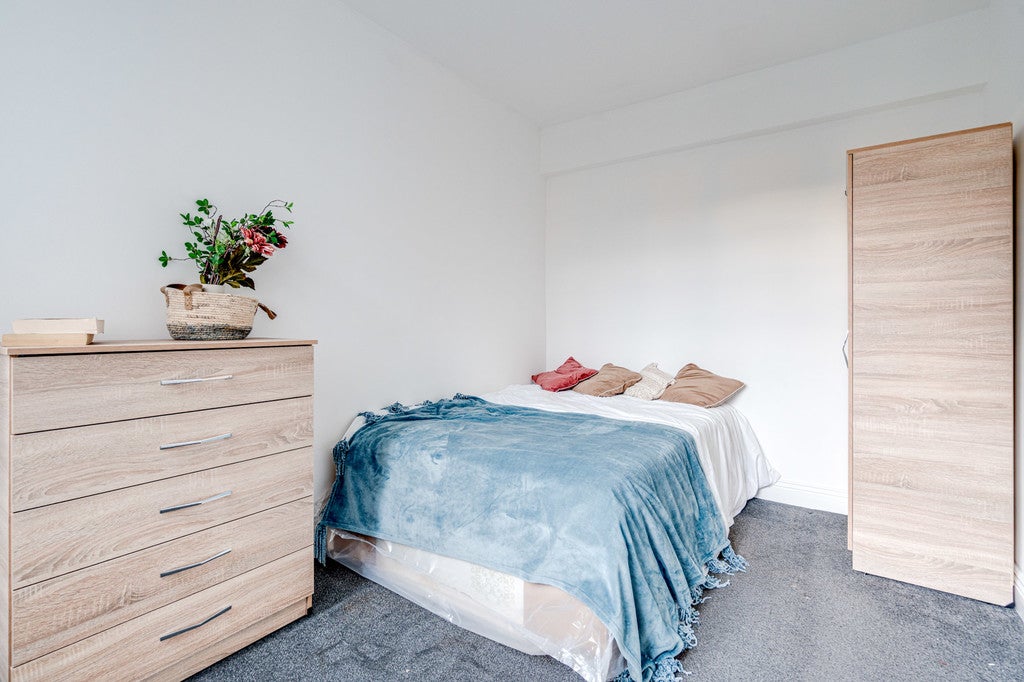 Flat Marylands Road in City of Westminster