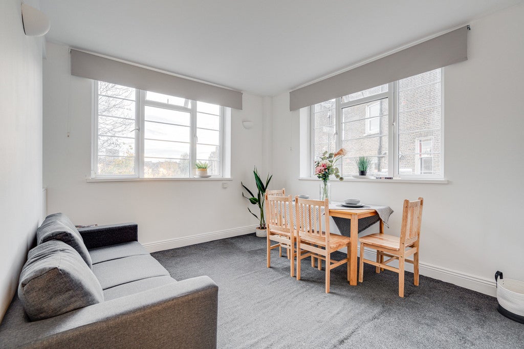 Flat Marylands Road in City of Westminster