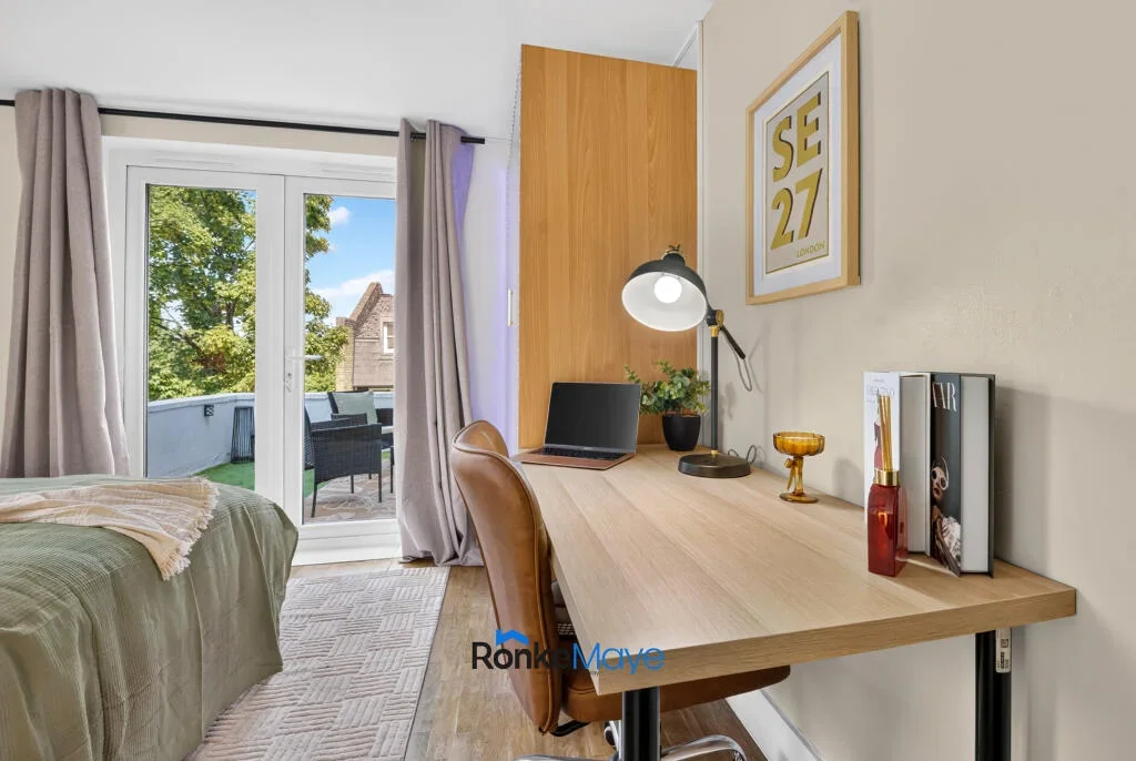 Flat Hainthorpe Road in Greater London