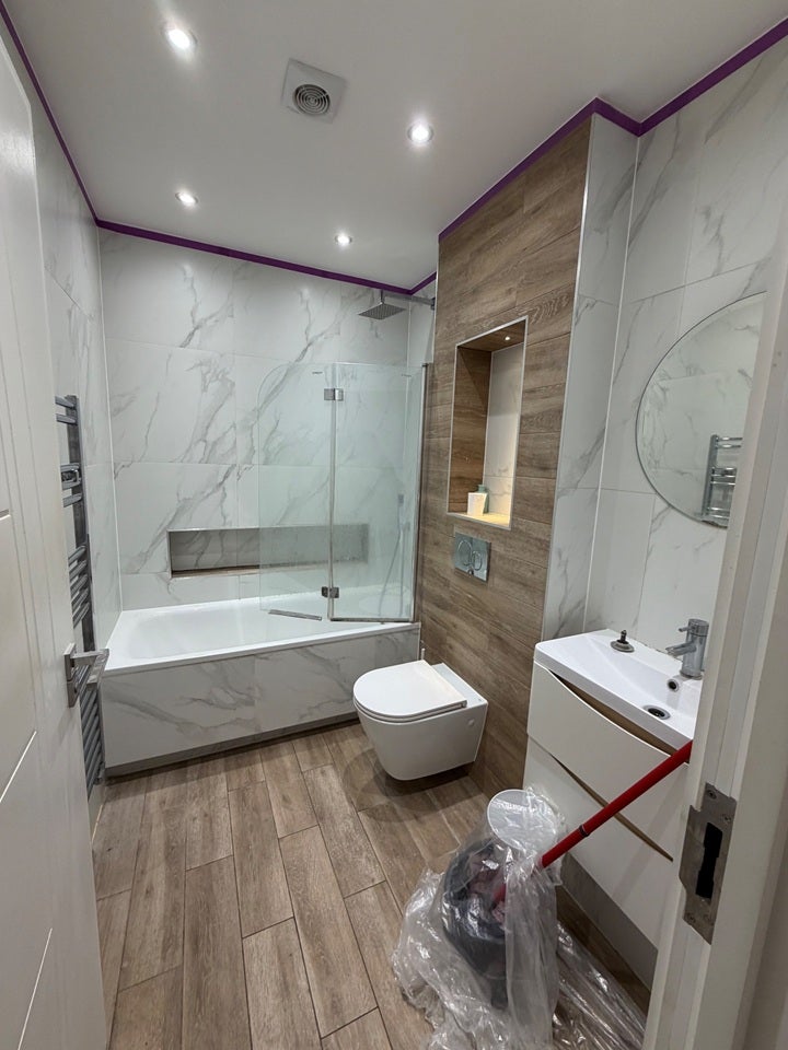 Flat Burdett Road in Greater London