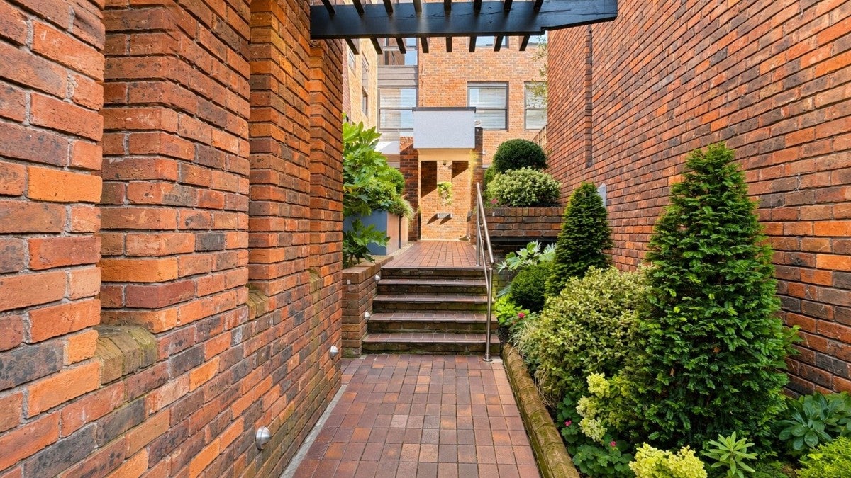 Flat Kensington Place in Greater London