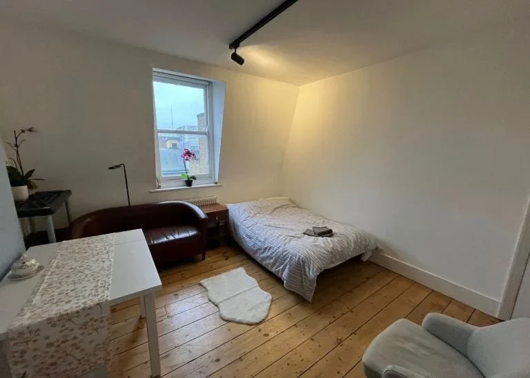 Flat Upper Street in Greater London