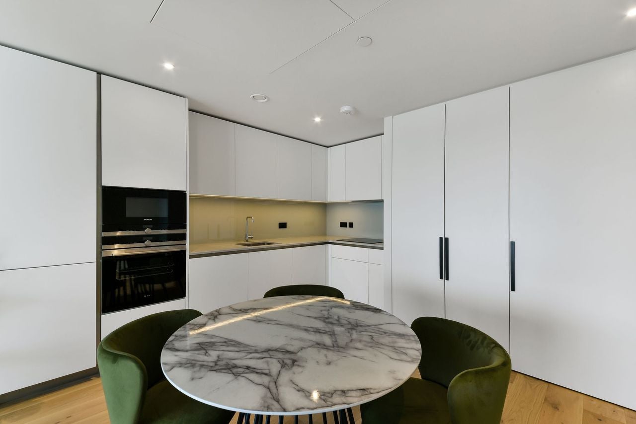 Flat Batten Street in Greater London