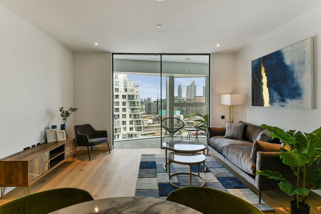 Flat Batten Street in Greater London