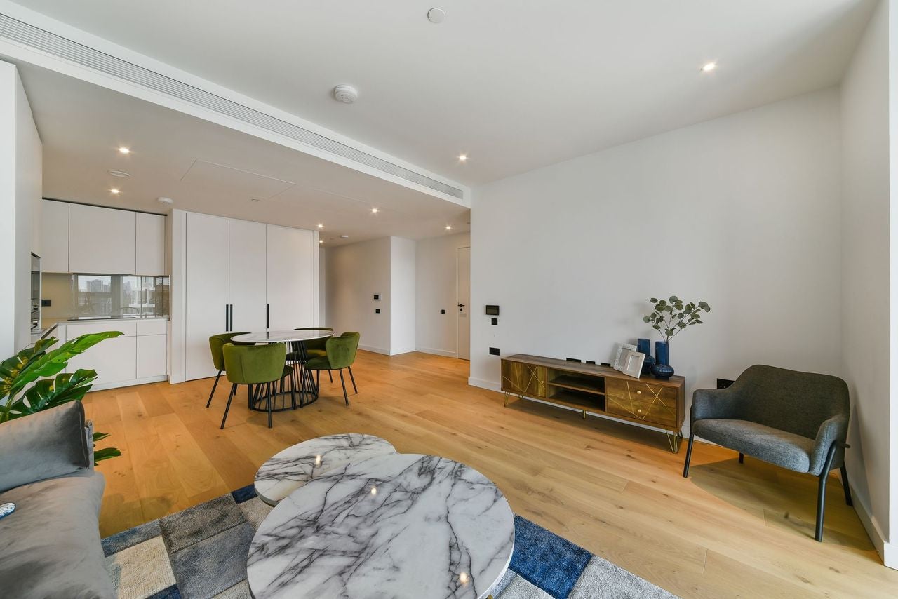 Flat Batten Street in Greater London