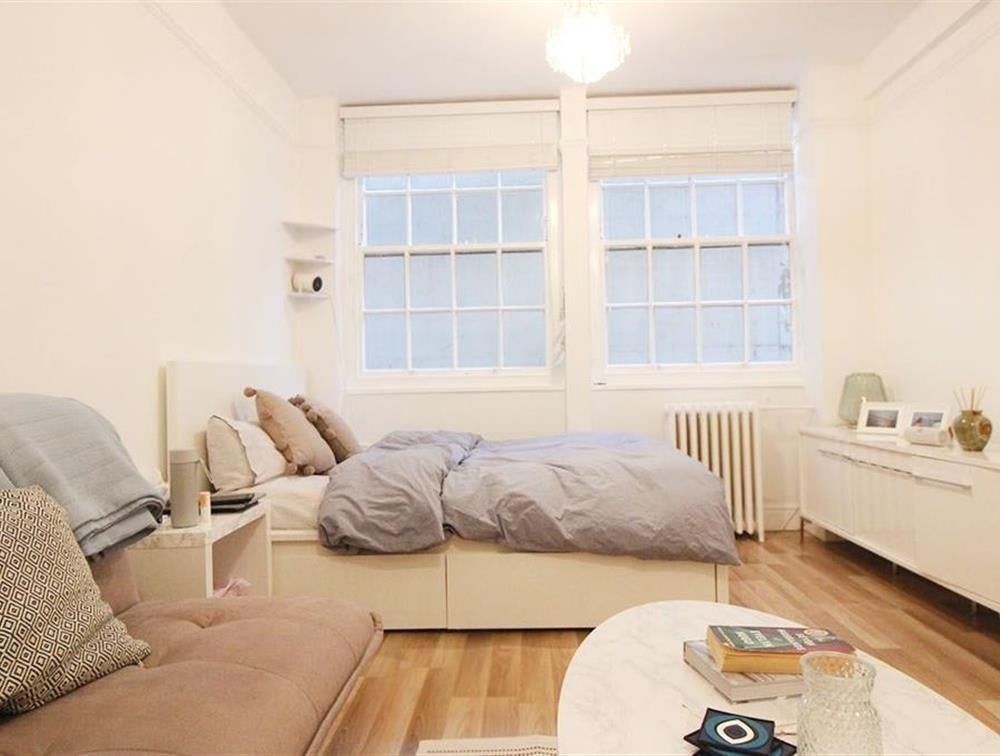 Flat Huntsworth Mews North in City of Westminster