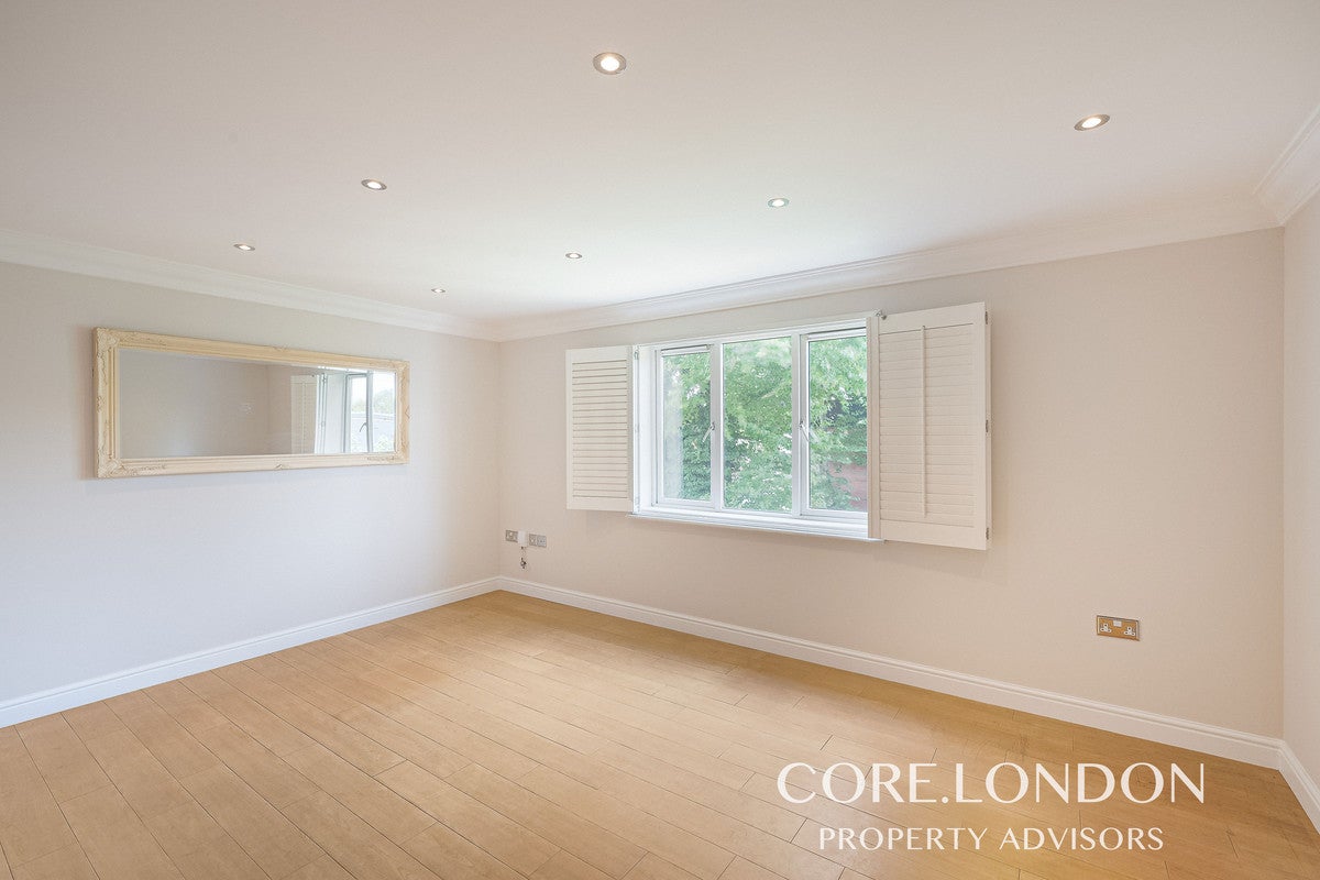 Flat Devonshire Street in Greater London