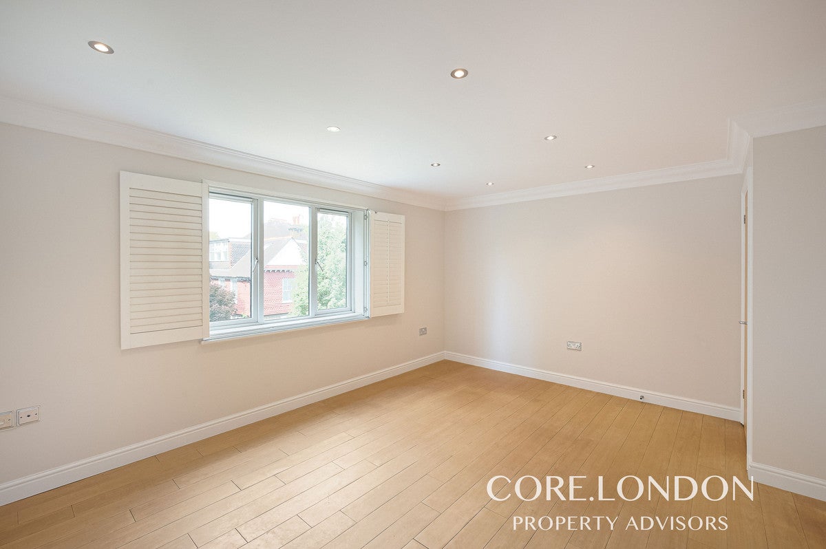 Flat Devonshire Street in Greater London