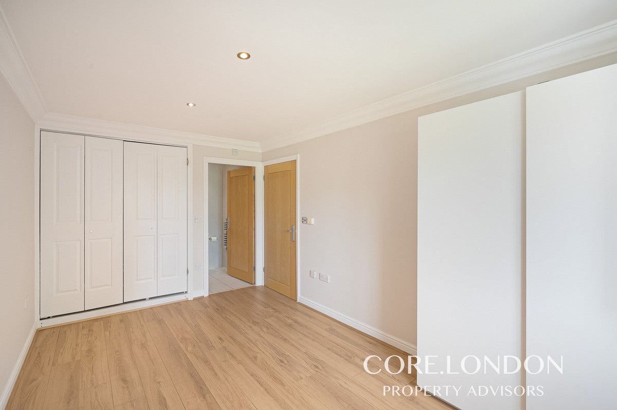 Flat Devonshire Street in Greater London