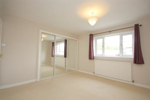 House Braehead Drive in City of Edinburgh