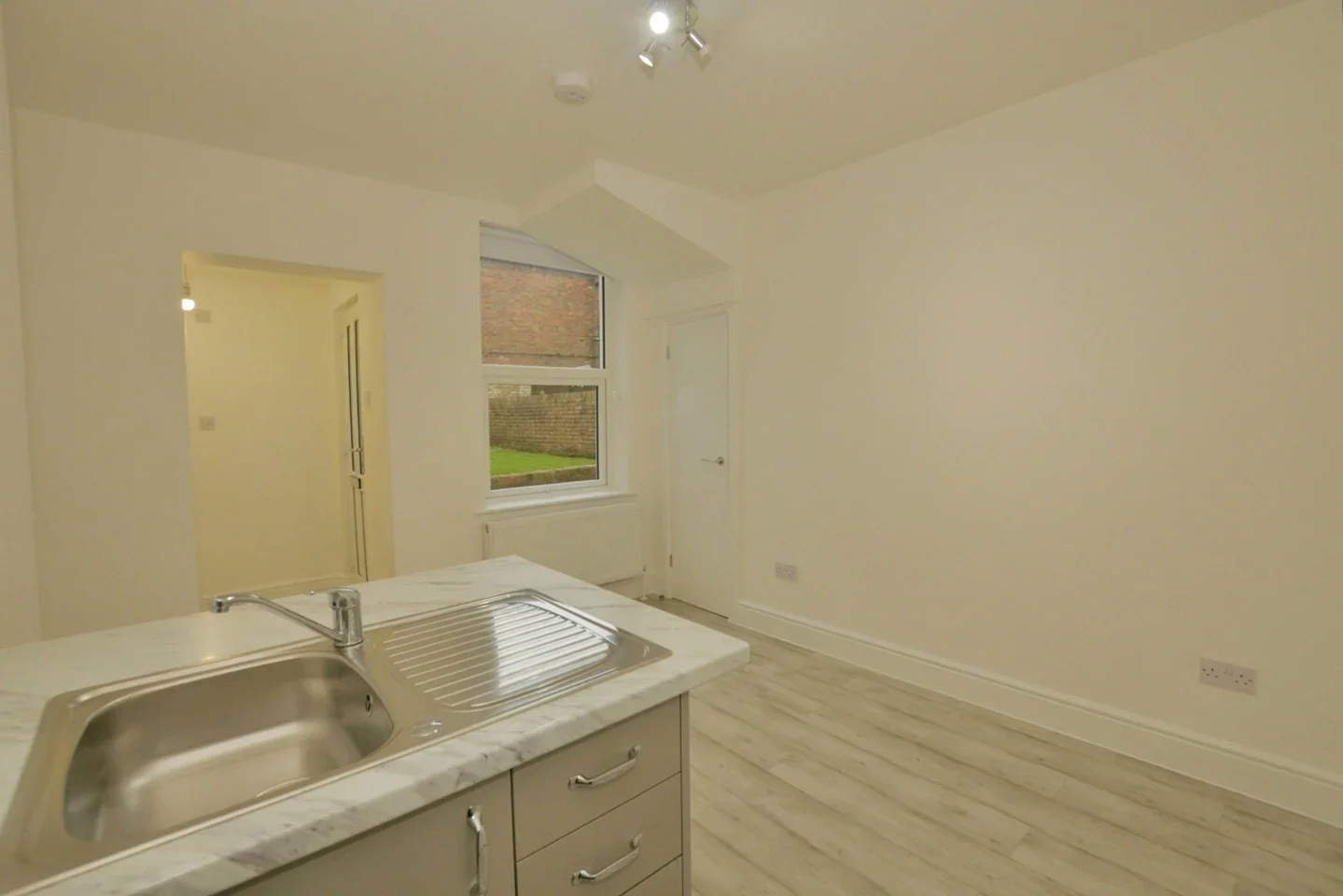 Flat Cheriton High Street in Folkestone and Hythe District
