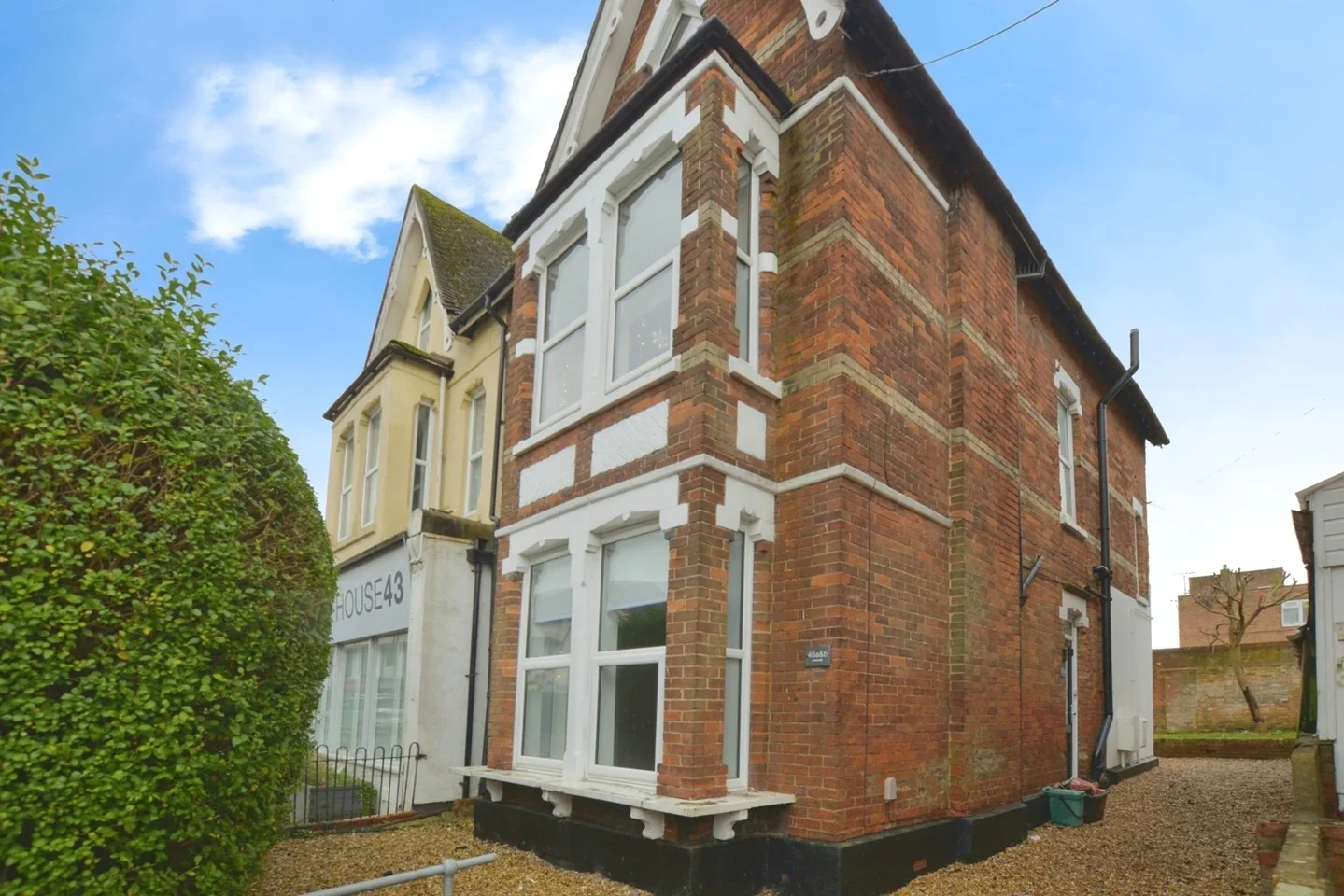 Flat Cheriton High Street in Folkestone and Hythe District