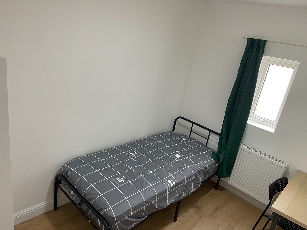 Room Prince Street in Watford