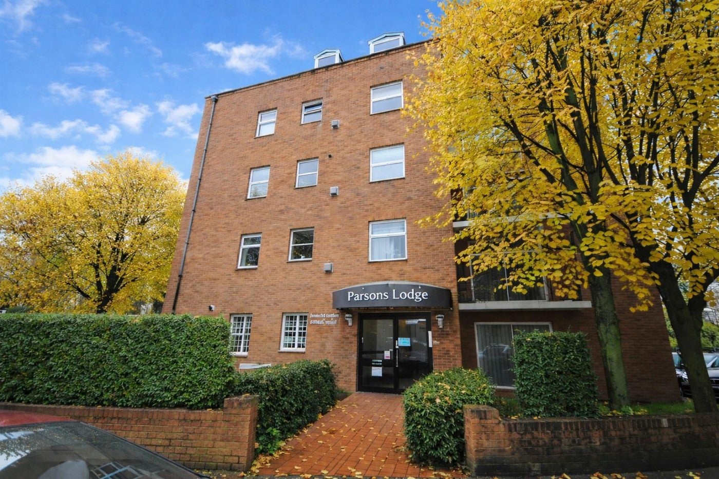 Flat Priory Road in Greater London