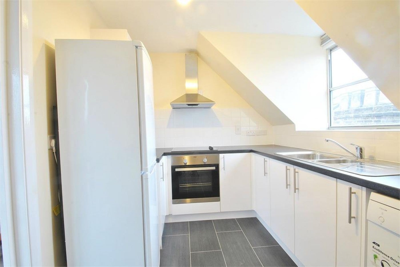 Flat Priory Road in Greater London