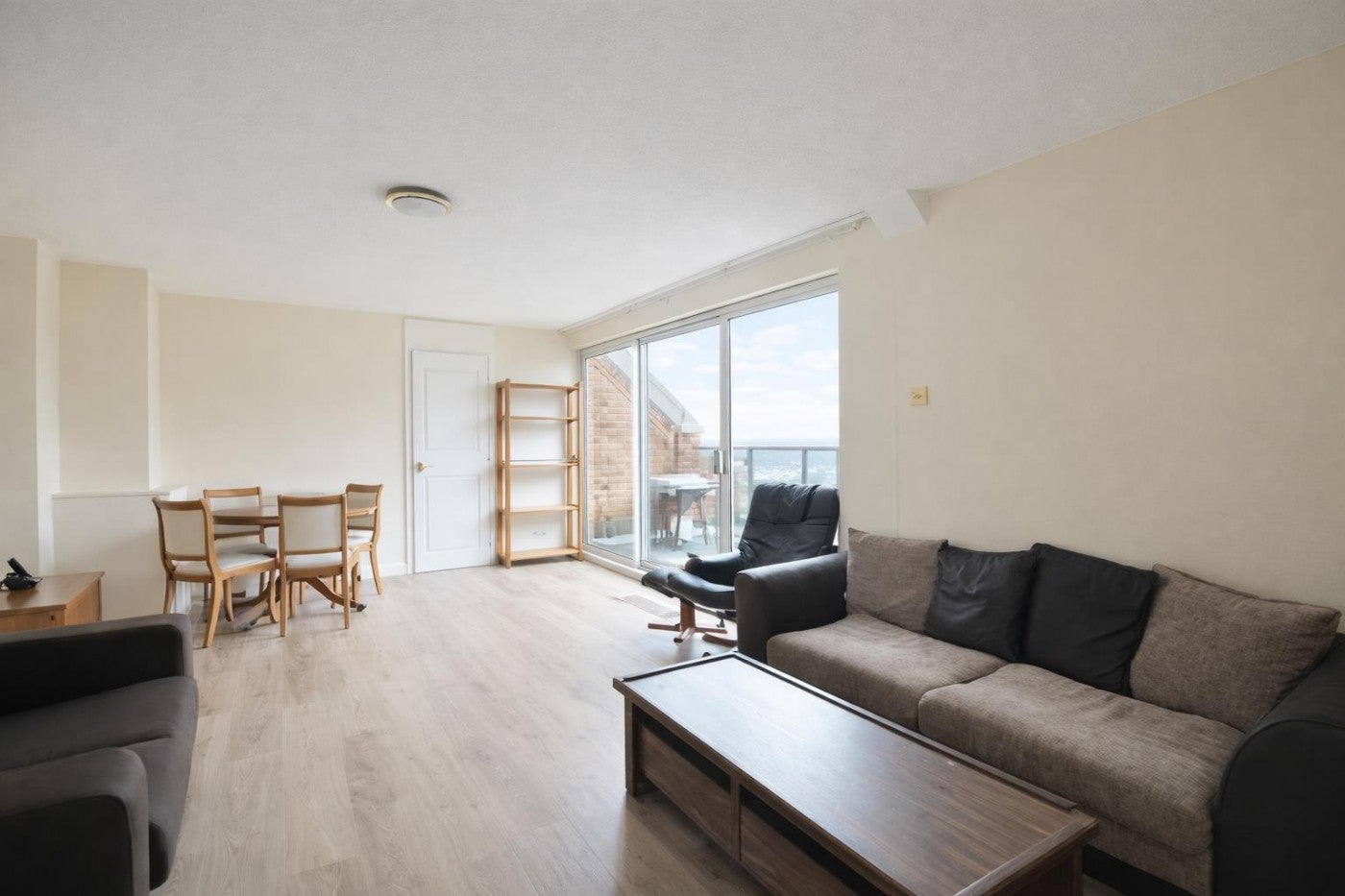 Flat Priory Road in Greater London