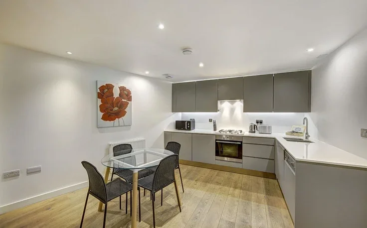 Flat Weston Street in Greater London