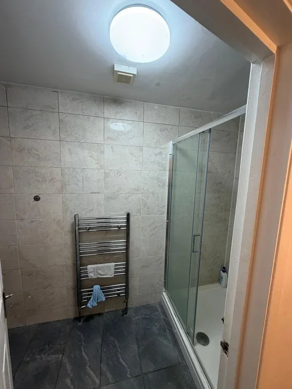 Room Lansdowne Road in Greater London