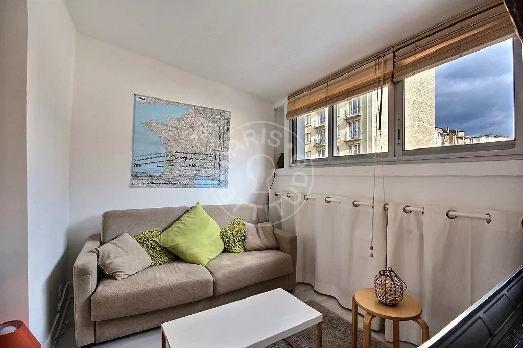 Appartement Rue de la Croix Nivert à Paris