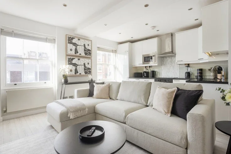 Flat Queensway in City of Westminster