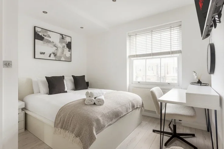 Flat Queensway in City of Westminster