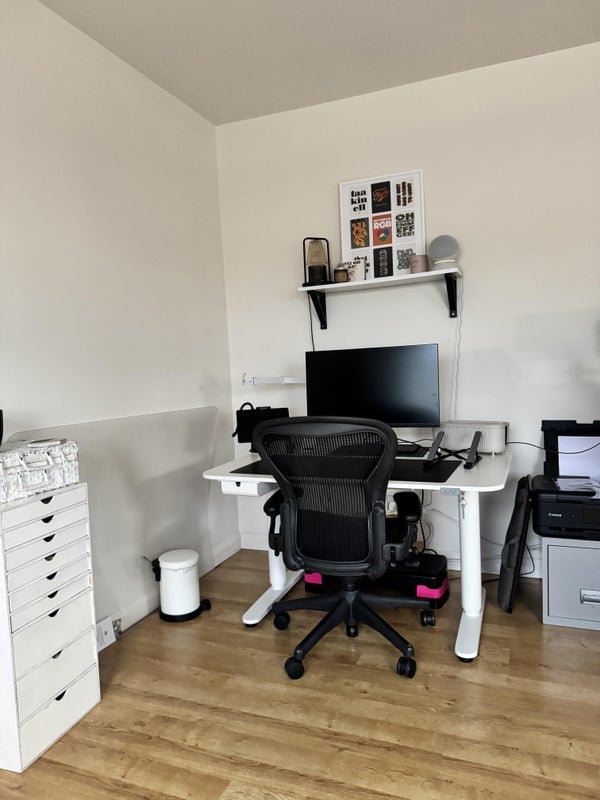 Room Seal Street in Greater London